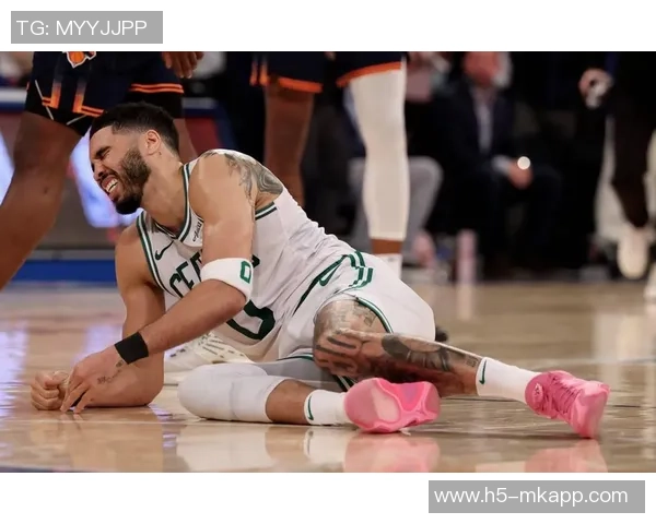 詹姆斯与塔图姆高尔夫球会面照片引热议昨天竟未比赛的真相揭秘 詹姆斯与塔图姆高尔夫球会面照片引热议昨天竟未比赛的真相揭秘